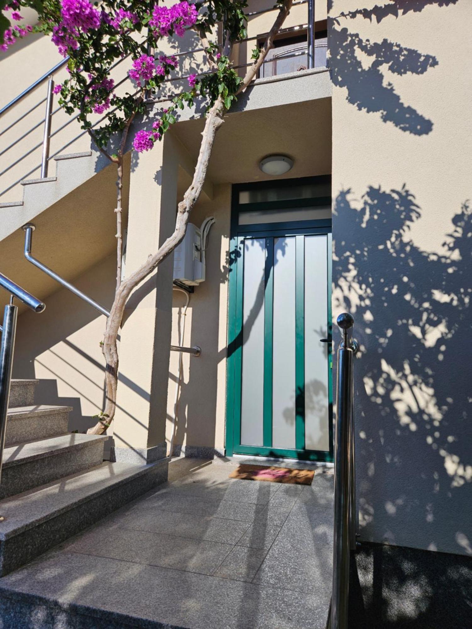 Apartments Mara Splitska Εξωτερικό φωτογραφία