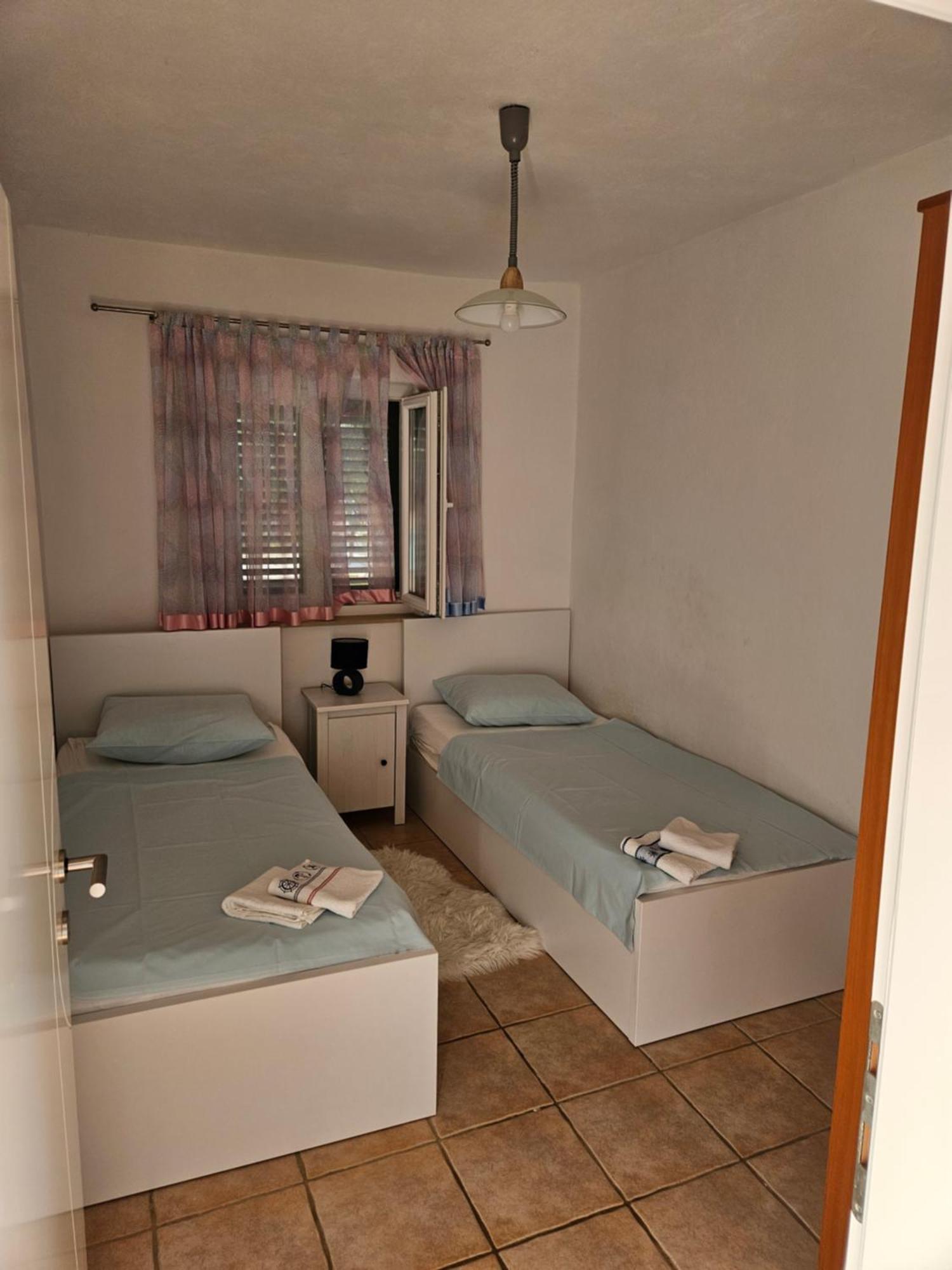 Apartments Mara Splitska Εξωτερικό φωτογραφία