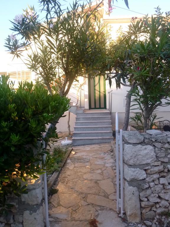 Apartments Mara Splitska Εξωτερικό φωτογραφία