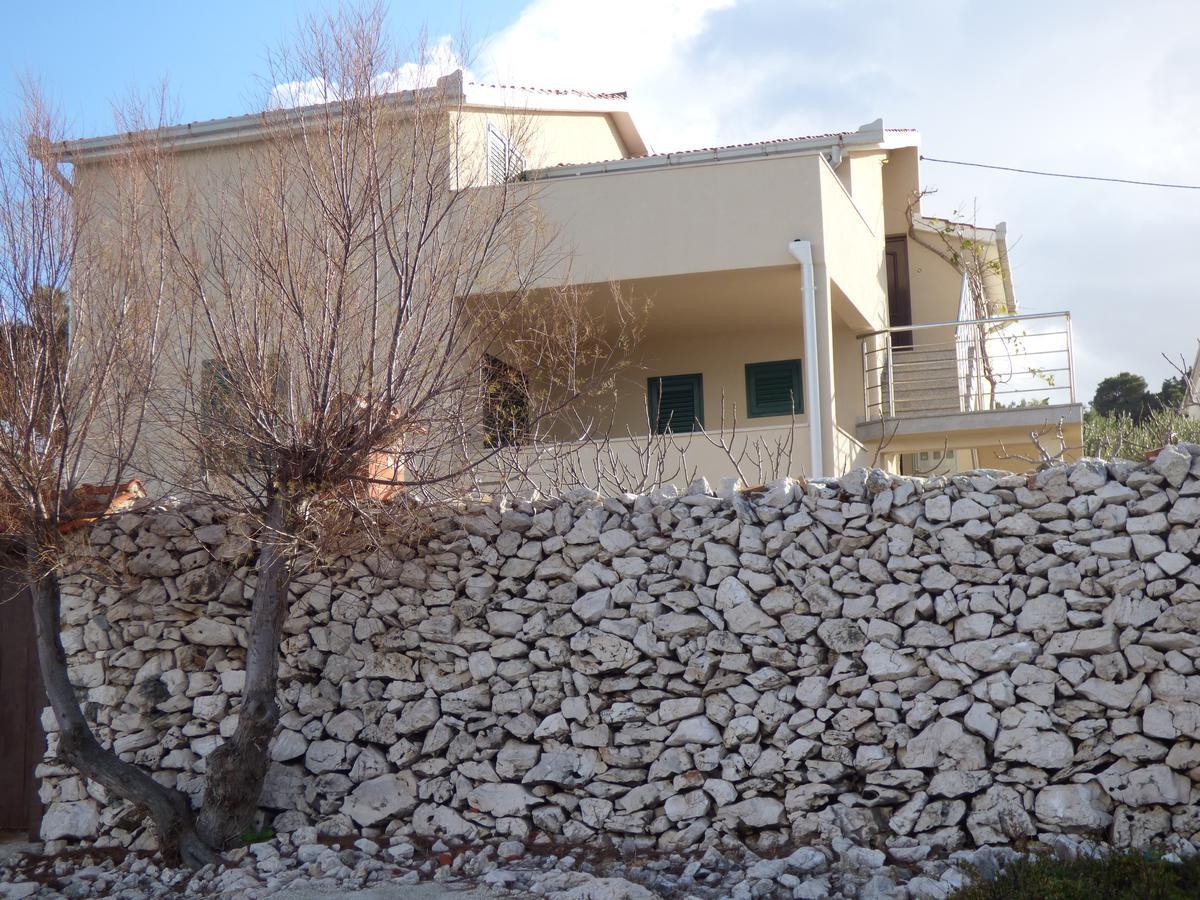Apartments Mara Splitska Εξωτερικό φωτογραφία